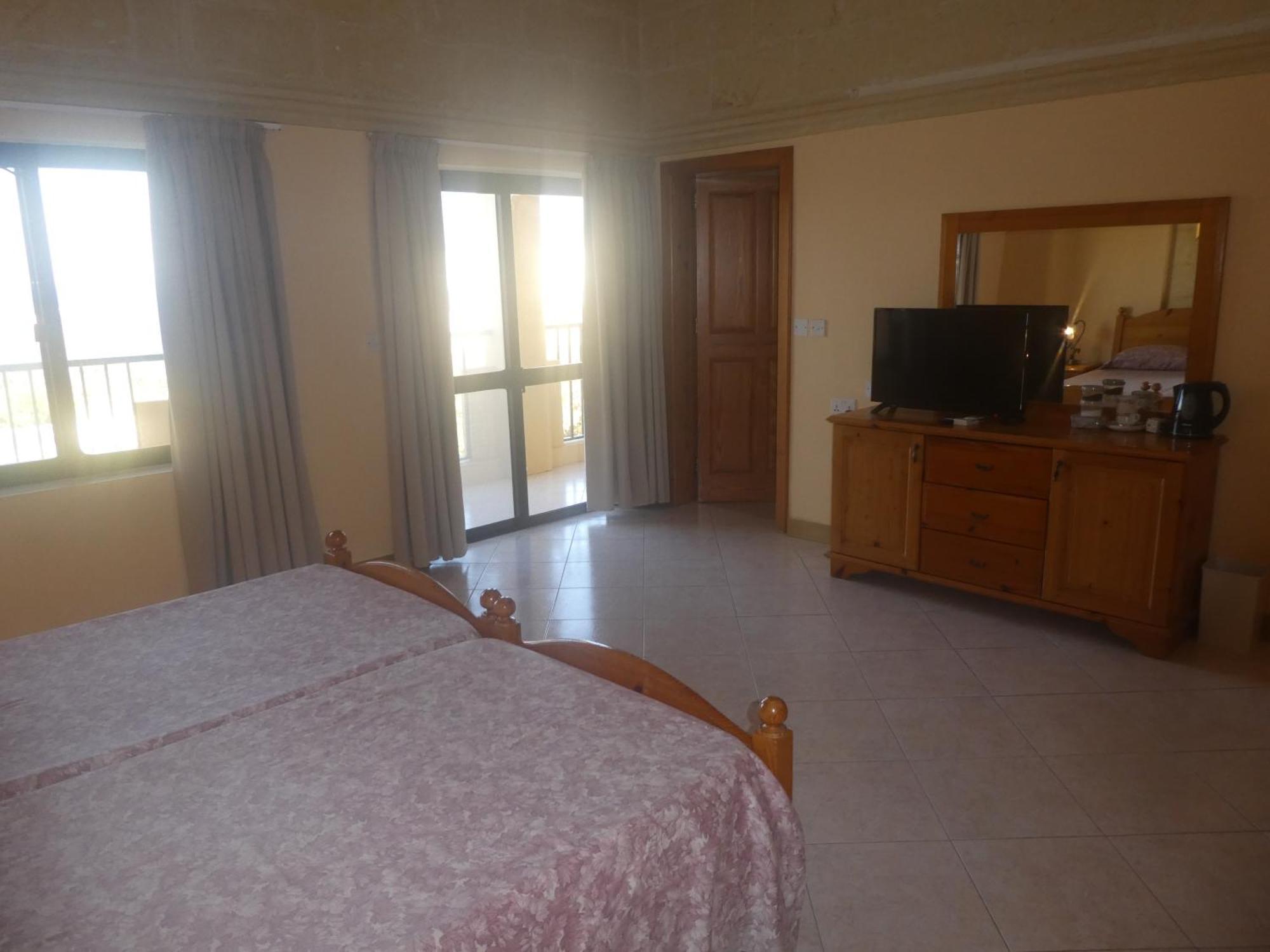 San Antonio Guesthouse Xlendi Eksteriør billede